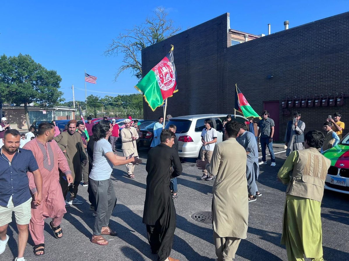 afghanscci's tweet photo. رهبرى مركز فرهنگي افغانها از تشريف آورى وسهم فعال تمامي عزیزانيكه در محفل پرشكوه امروزى كه به منظور بزرگداشت از یکصدو پنجمین سالروز استرداد استقلال کشورتدوير يافته بود، سپاسگزارى مينمايد. https://t.co/nu3h8LE6Ye