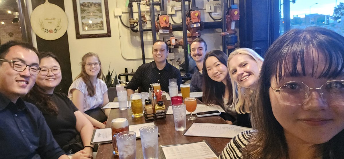 julyphamd's tweet photo. Mini DOC GRS 2024 cohort reunion at #ACSFall2024 🥰🥰🥰 https://t.co/7M6pNKxPSk