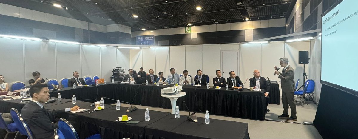 CharlesLew28's tweet photo. Excellent opportunity to present key evidence on safe enteral feeding during the acute phase of critical illness at @ApicsOfficial for the Chinese Society of Critical Care Medicine. Stay tuned for the upcoming paper in SMJ!” https://t.co/8rGhp4YaWP