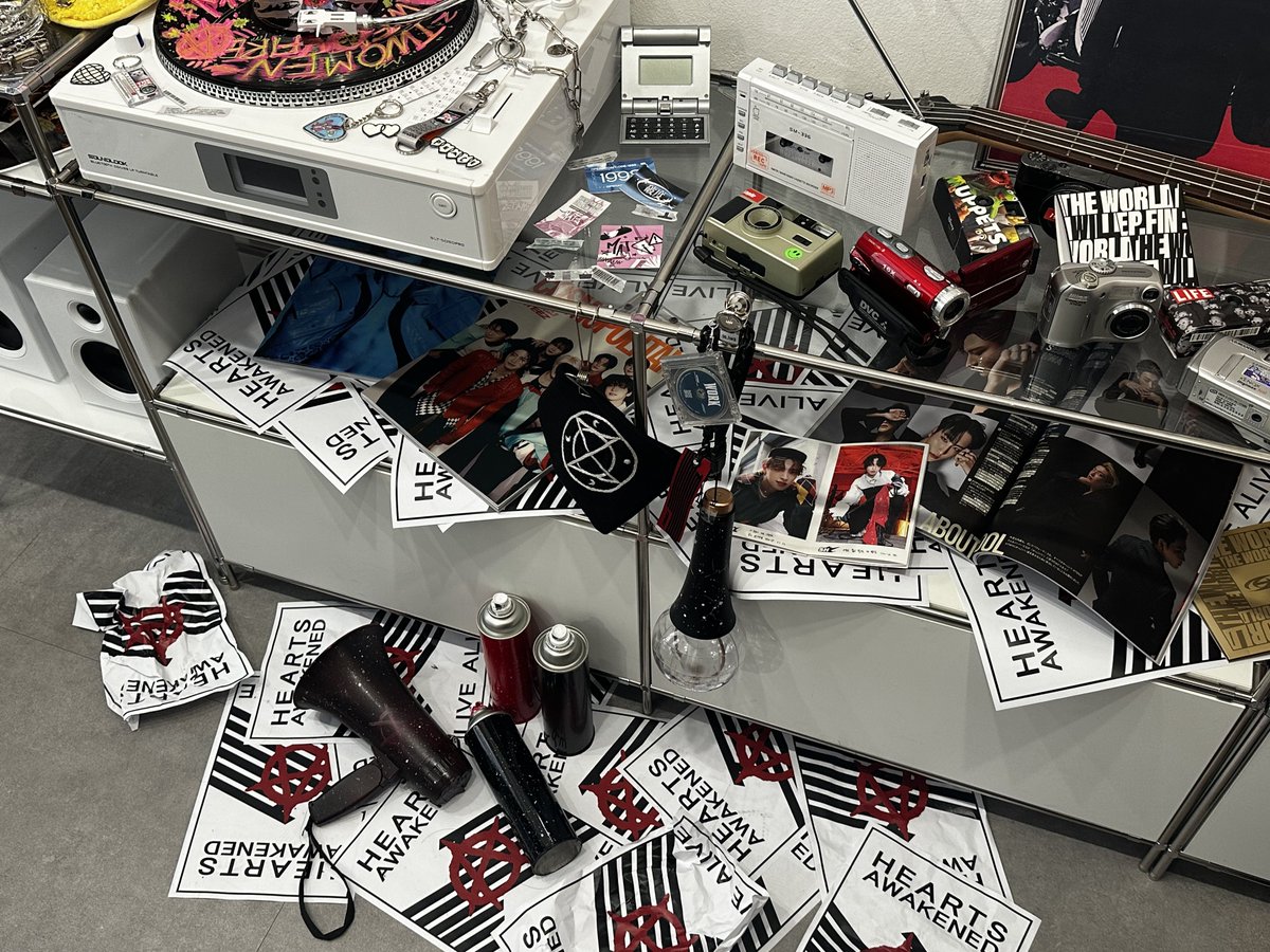 mtn40dew's tweet image. 🏴‍☠️ 카페 세화

#MATZ_comin_right_here
#맏즈카페

맏즈 케미 터져 버려 어떡해... 💥🖤