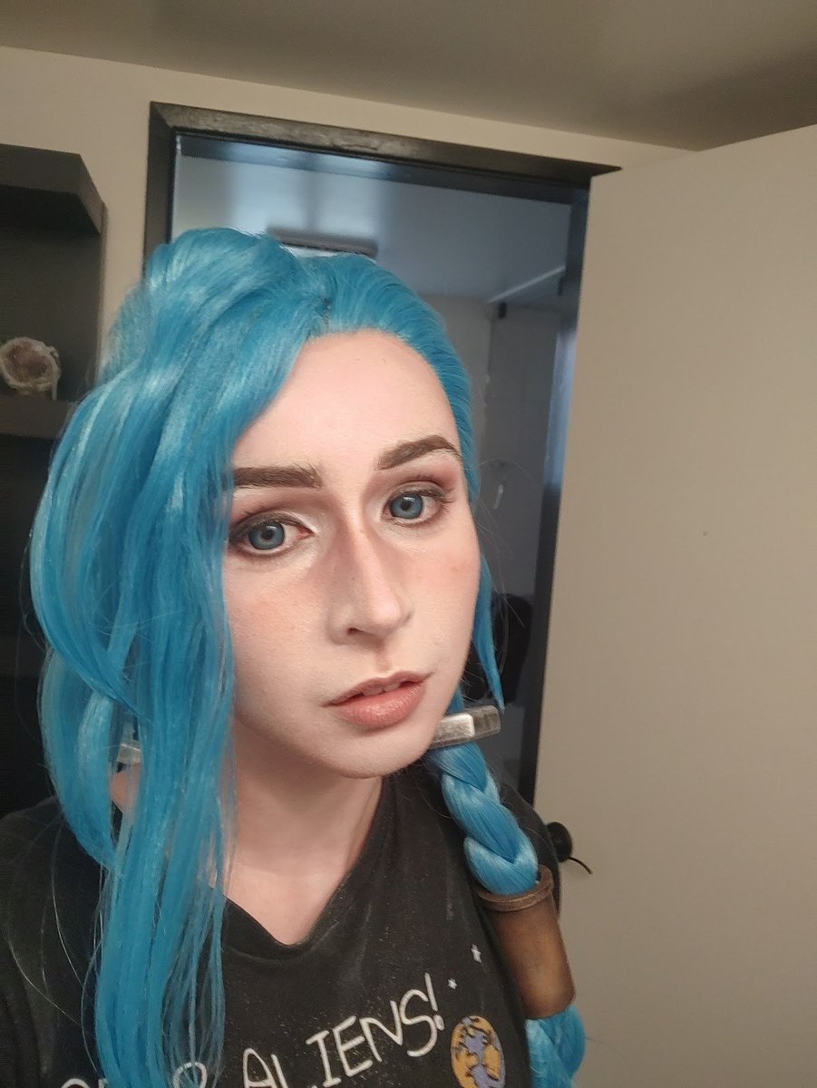 chishacos's tweet photo. I still gotta weather everything, restyle the bangs (I packed the wig then unpacked it for this pic, I'm gonna fix it at the con), do a few other small wearability touch-ups, and actually put the costume on correctly (I didn't glue down the lacefront or close the boot tops) BUT!! https://t.co/4hiBI1Tykl