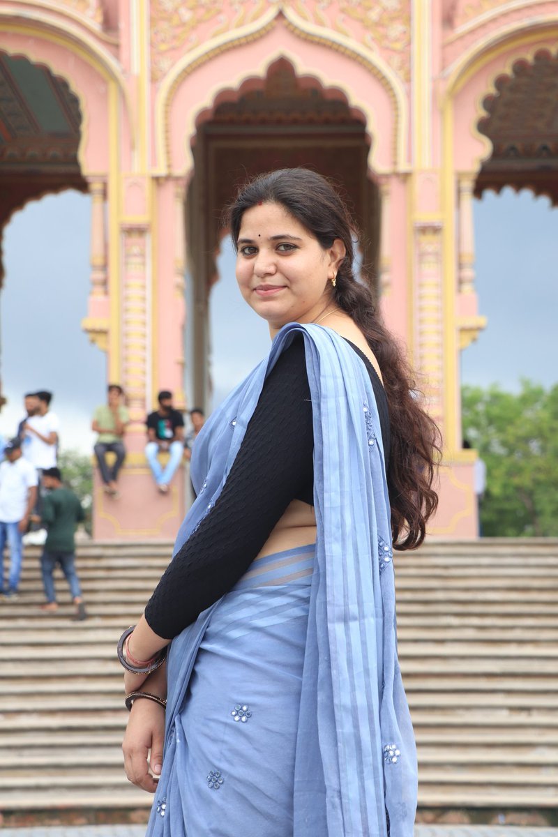 shalinigudiya's tweet photo. मेरी बहुत सुन्दर  गोरी चिट्टी भाभी 🙏।
@T0WFTevqV2EidvP  
🌹💕🌺🥀🌺🌹👇👇👇 https://t.co/yX94CwKJuj