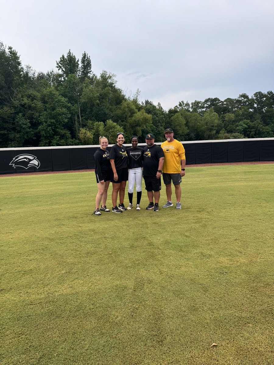 Kiette (@kiettecooper) on Twitter photo Had a great day at the <a href="/SouthernMissSB/">Southern Miss Softball</a> camp yesterday!! Thank you for such a great camp <a href="/NataliePooleUSM/">Natalie Poole</a>, <a href="/ElzeyMatt/">The Coach</a> <a href="/BigRockHawk/">Aaron Longenecker</a> <a href="/IzzyWerdann/">Izzy Werdann</a>! Looking forward to more camps!!🖤💛 Had a great day at the <a href="/SouthernMissSB/">Southern Miss Softball</a> camp yesterday!! Thank you for such a great camp <a href="/NataliePooleUSM/">Natalie Poole</a>, <a href="/ElzeyMatt/">The Coach</a> <a href="/BigRockHawk/">Aaron Longenecker</a> <a href="/IzzyWerdann/">Izzy Werdann</a>! Looking forward to more camps!!🖤💛