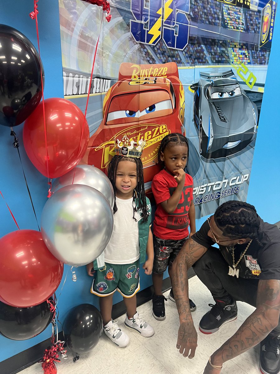 devonm_'s tweet image. Happy 4th Birthday Dyce Moneyyyy💚🌪️ I love you baby boy🤞🏽
