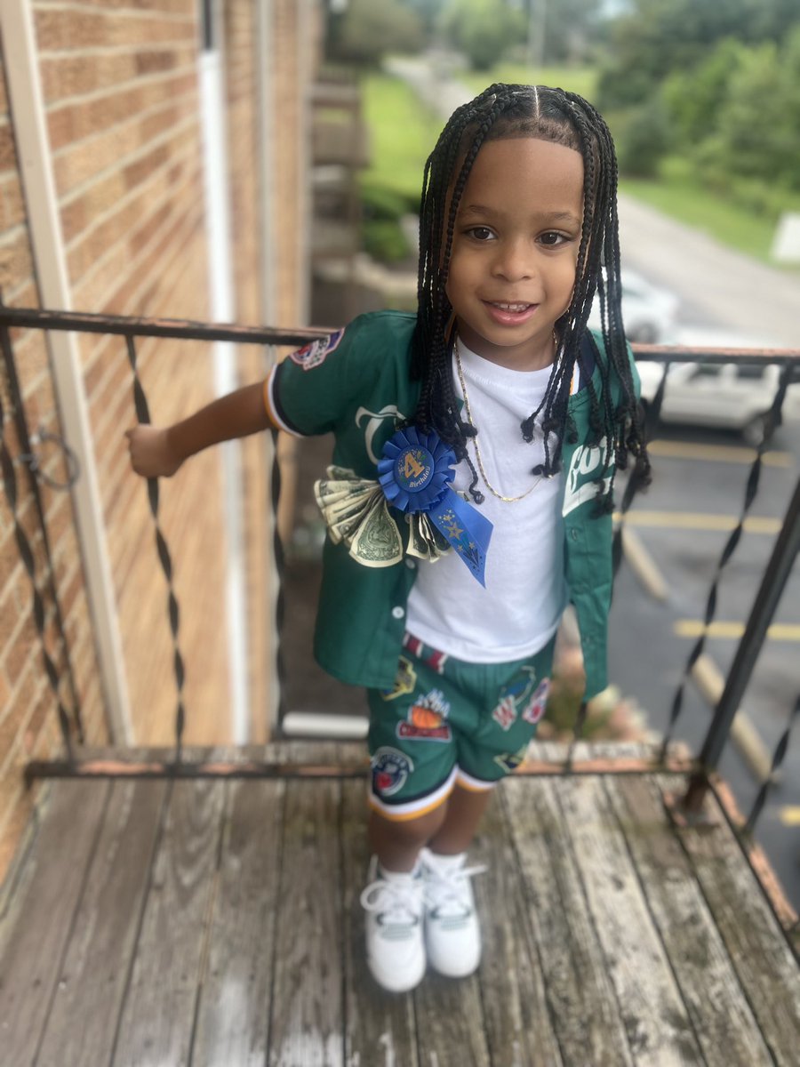 devonm_'s tweet image. Happy 4th Birthday Dyce Moneyyyy💚🌪️ I love you baby boy🤞🏽