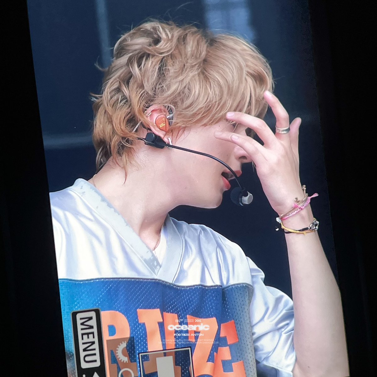 인이어랑 복실복실한 헤어랑 손이랑 땀흘리는거랑 옆태 진짜 아름다우심
상대적으로 자신없는 오른쪽 측면임에도 고트함을 유지하시는거 이천오백만점 드립니다