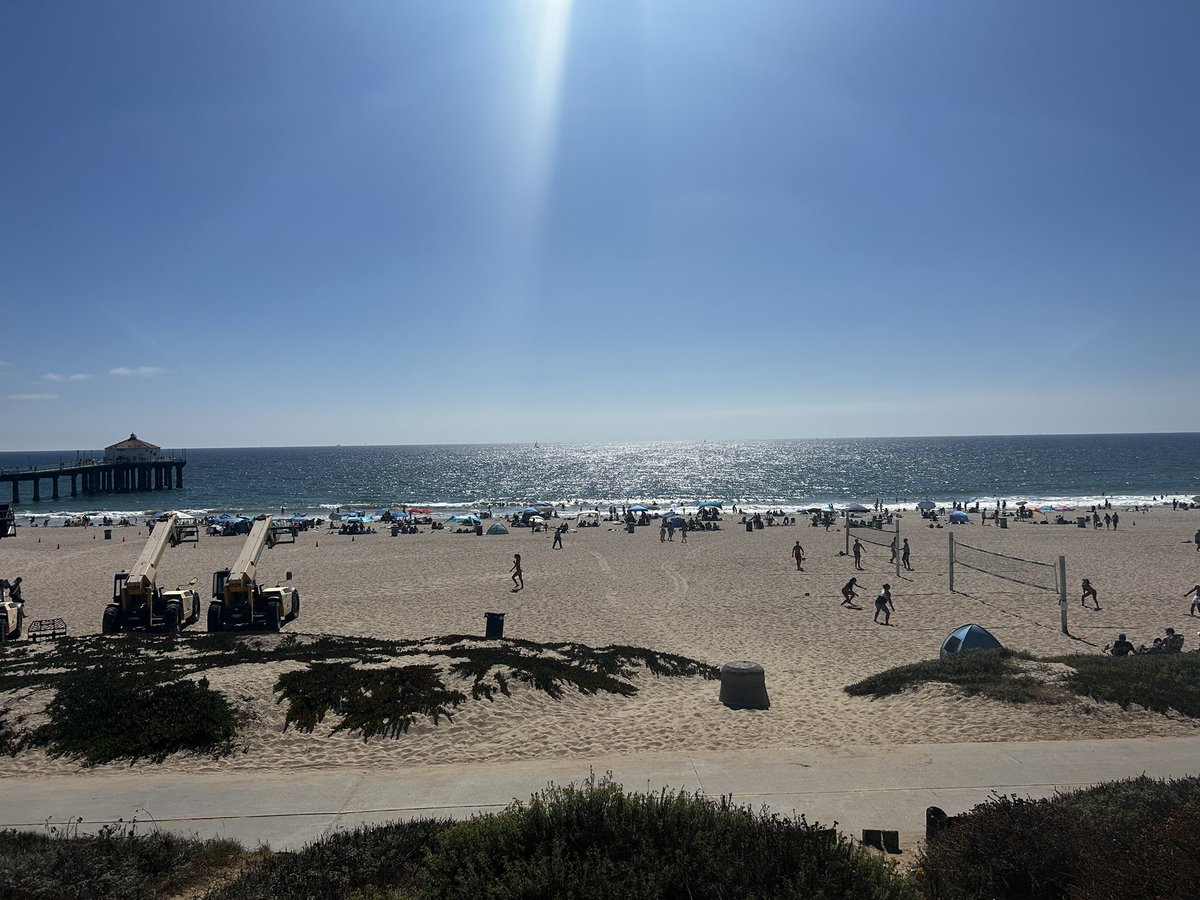 Purelyyx's tweet photo. shout out Cali https://t.co/oHJdSvECcW