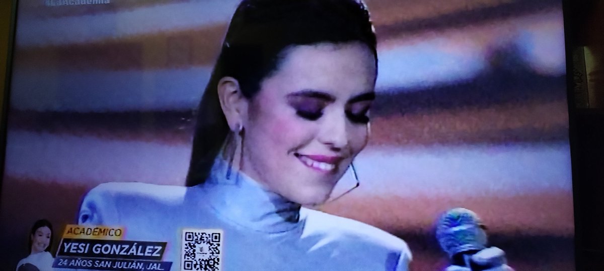 M_Hablando's tweet image. Es indiscutible que #Yesi de #LaAcademia tiene voz, talento, personalidad, y lo dejó ver nuevamente, pero ese tema no ayudó mucho a ver su evolución, menos en afinación. No sé notó el reto. #MMH. @LaAcademiaTV.