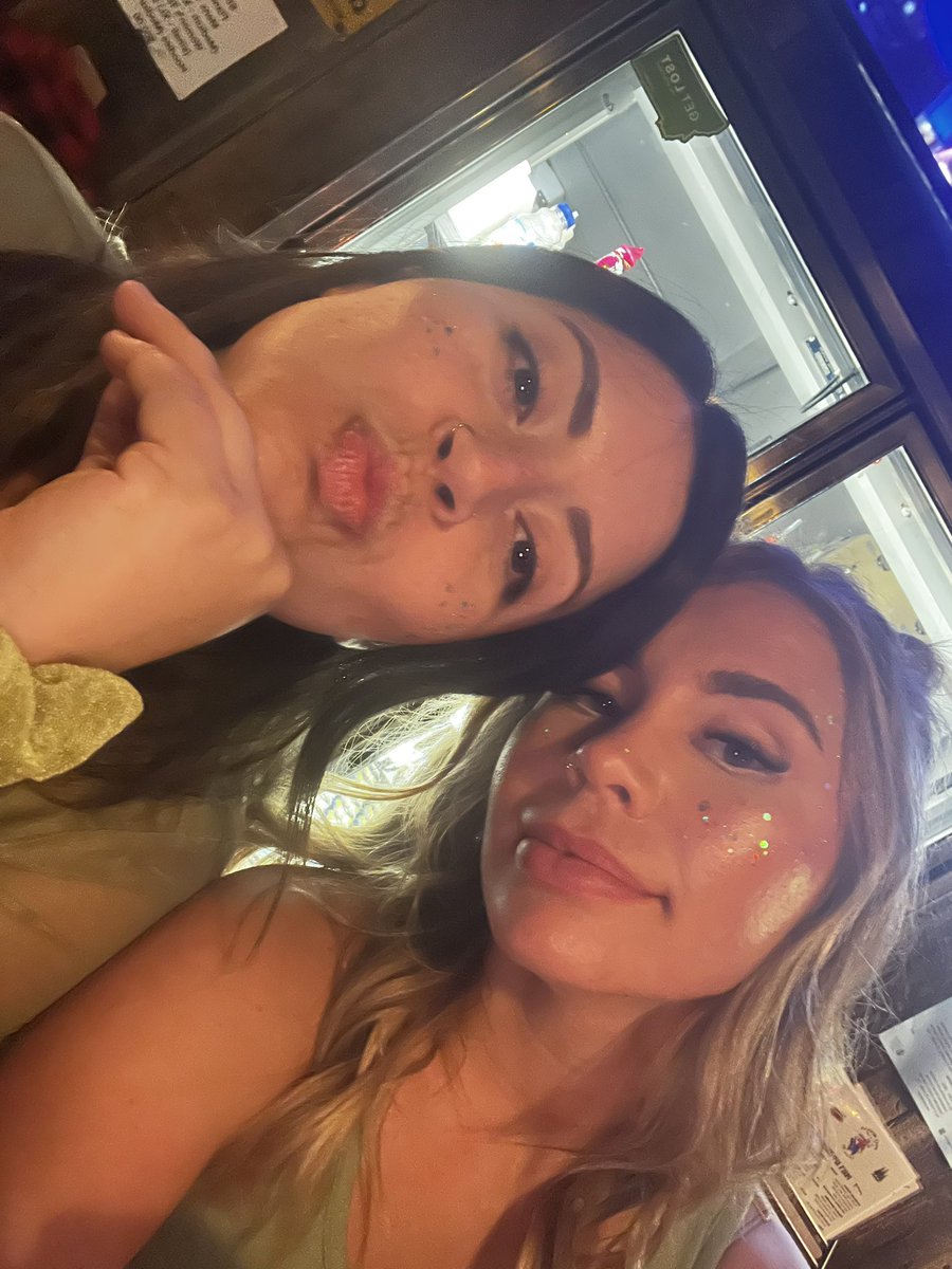 Miahrellim's tweet photo. Matching 🪩 tat’s &amp; ✨ for a dope #summer2024 bartending with this cutie 🥰 https://t.co/vIdgg4V3WH