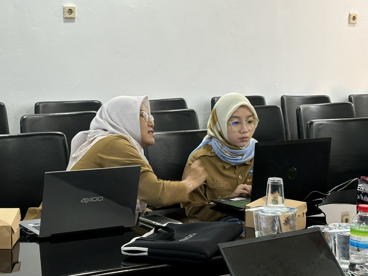 InspektoratBGR's tweet photo. Sampurasun 👋
Senin, 5 Agustus 2024 

Hari ini Dilaksanakan Rapat Penbahasan Teknis Pengisian Penilaian Mandiri SPIP Terintegrasi yang dilaksanakan di Ruang Rapat Inspektorat Daerah Kota Bogor 

#SPIPTerintegrasi #InspektoratDaerahKotaBogor #KotaBogor #BogorBerlari https://t.co/wP7lUWYq5m