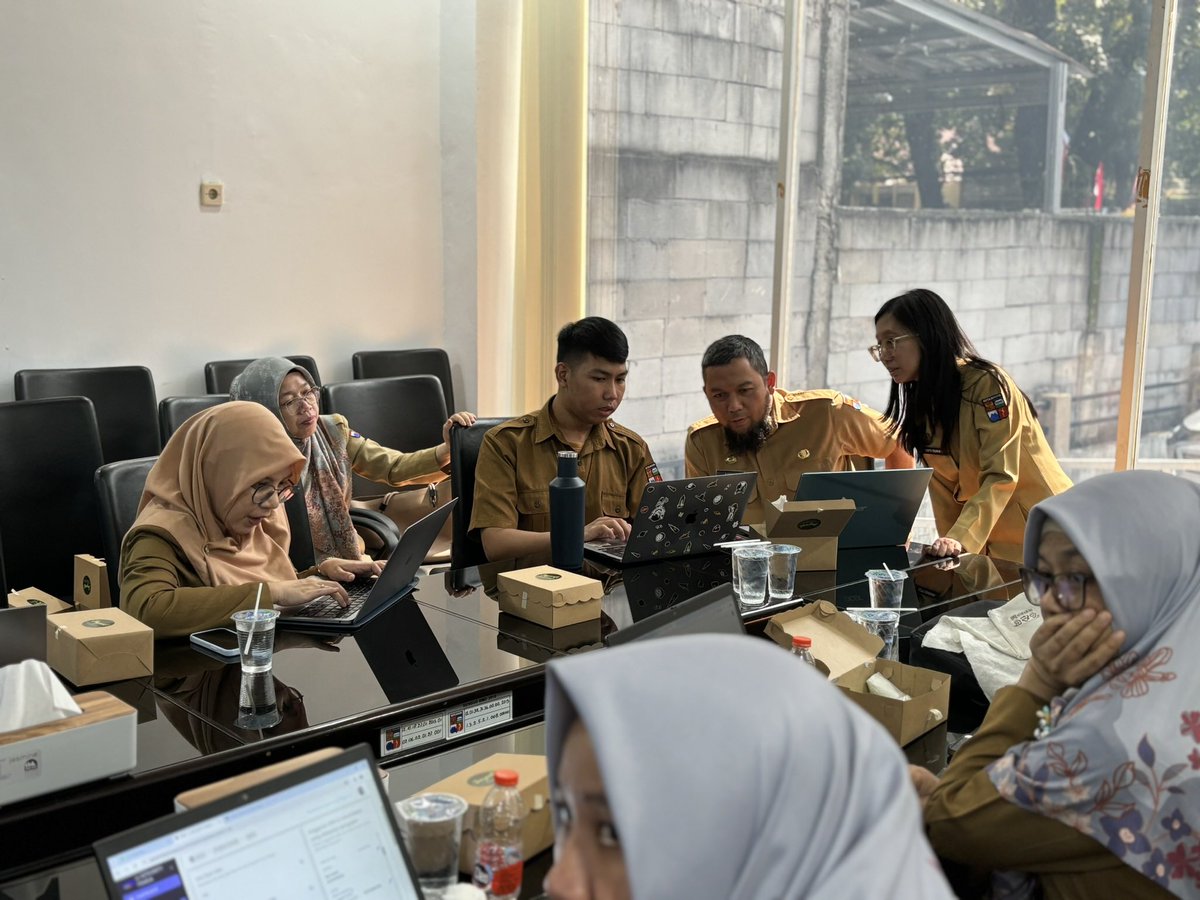 InspektoratBGR's tweet photo. Sampurasun 👋
Senin, 5 Agustus 2024 

Hari ini Dilaksanakan Rapat Penbahasan Teknis Pengisian Penilaian Mandiri SPIP Terintegrasi yang dilaksanakan di Ruang Rapat Inspektorat Daerah Kota Bogor 

#SPIPTerintegrasi #InspektoratDaerahKotaBogor #KotaBogor #BogorBerlari https://t.co/wP7lUWYq5m