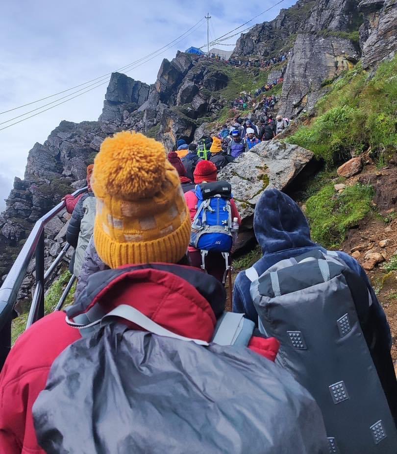 Traffic Jaam of People at Gosaikunda Route as people are coming back and going to Janai Purnima Mela. 😮

Pic. Jiban Baruwal