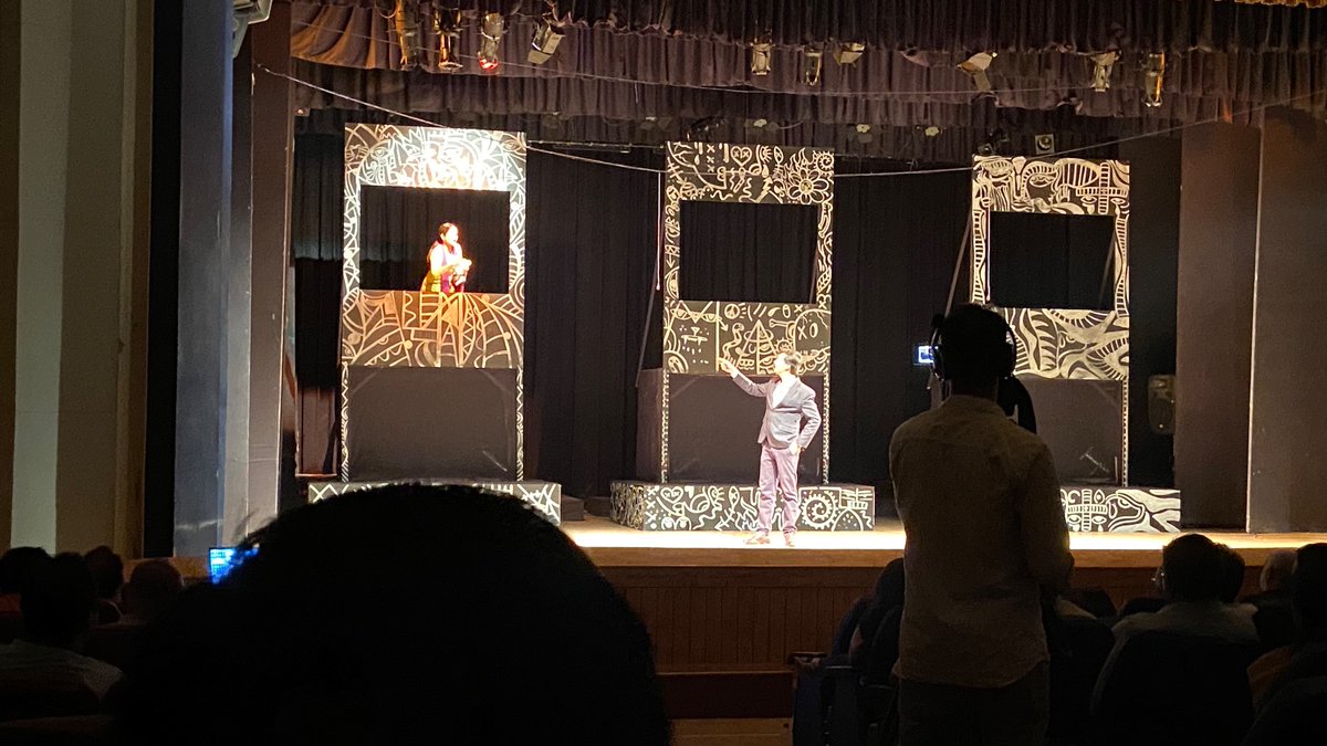ratikantranjit's tweet photo. First time met someone from Twitter . We both watched a play named mrugaya at ravindra mandap. Had chiken sticks and pakodas and also mixed fruit juice .
Social isn’t bad always I think 😀
@AtulyaArun https://t.co/dGsn5P4OZ2