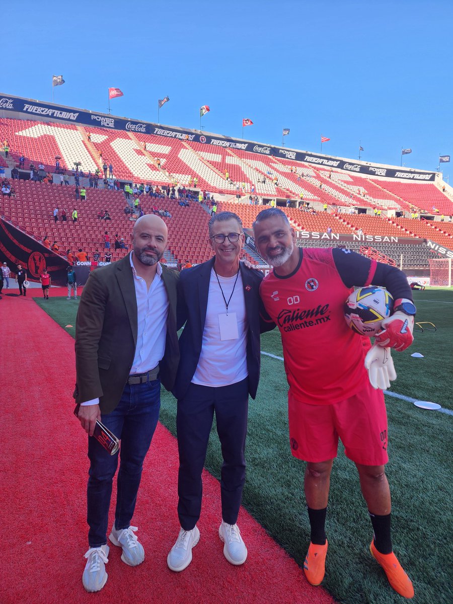 Felixatlante12's tweet photo. Xolos y Santos nos regalaron un lindo partido en el Estadio Caliente... previo a este juego de la jornada 8, dos encuentros de los que dan extremo gusto... mi colega @CodyDautt y el Presidente Dante Elizalde, amigo y sabinero empedernido! https://t.co/cDu7GMtNzk