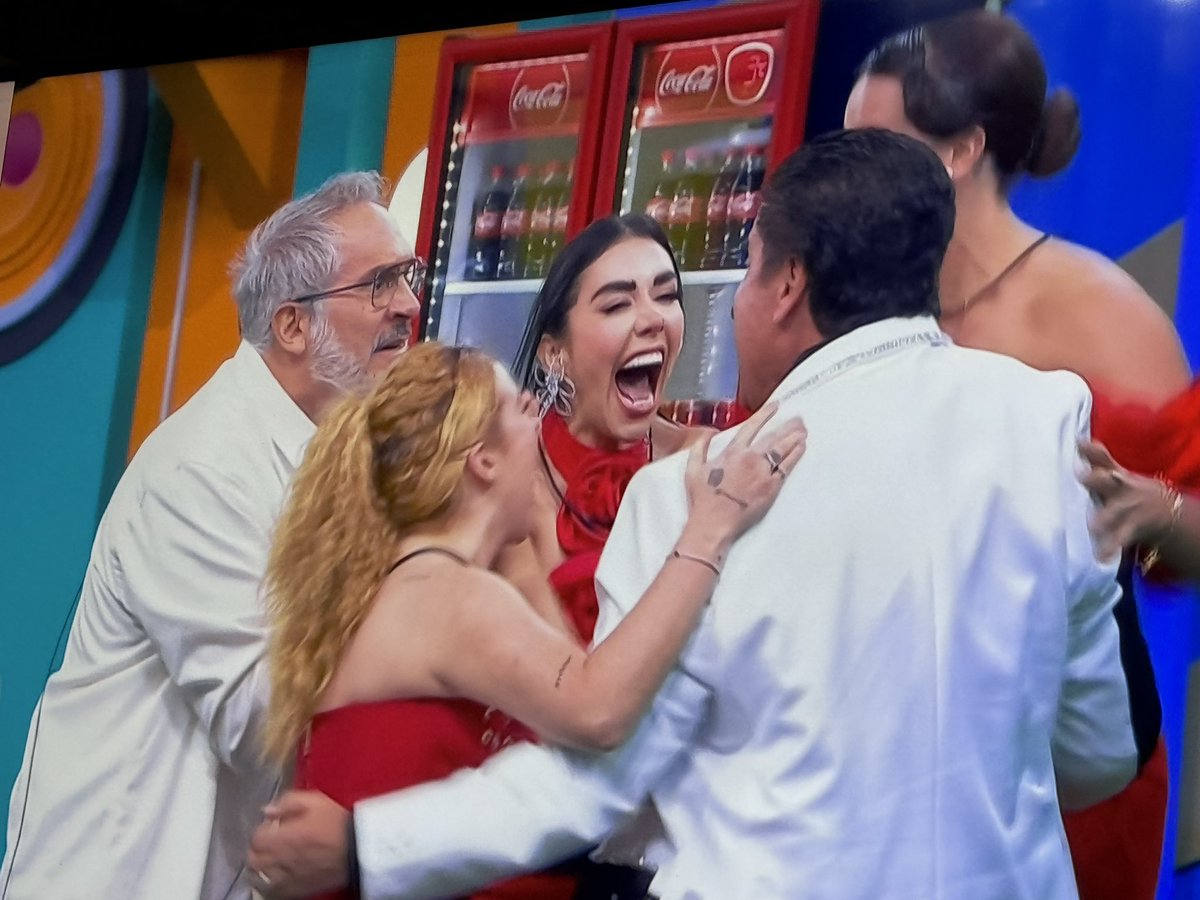 aaronjandette_'s tweet photo. Ganaron las bonitas 👏🩷 #LaCasaDeLosFamosoMx #LaCasaDeLosFamosoMx2 #LaCasaDeLosFamososMexico https://t.co/mRnXrrwMZX