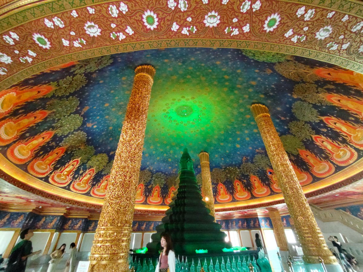 Halkon_'s tweet photo. タイ旅行！🫡寺院は圧巻でした！2泊3日でもバンコク楽しめました✨
#タイ #タイ旅行 #バンコク #旅行 https://t.co/trvQAI0XrZ