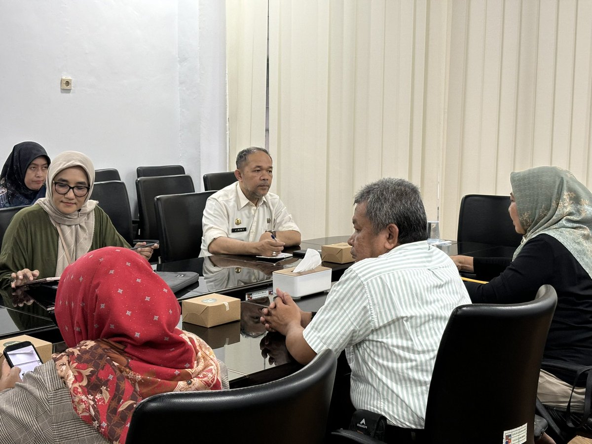 InspektoratBGR's tweet photo. Sampurasun 👋
Selasa, 6 Agustus 2024 
Hari ini di Ruang Rapat Inspektorat Daerah Kota Bogor dilaksanakan kegiatan Penyerahan NHP dan Exit MeetingTim Pengawasan Inspektorat Provinsi Jawa Barat atas selesainya pelaksanaan  Pengawasan Bantuan Keuangan Provinsi Jawa Barat diKotaBogor https://t.co/AwEjGlJTkc
