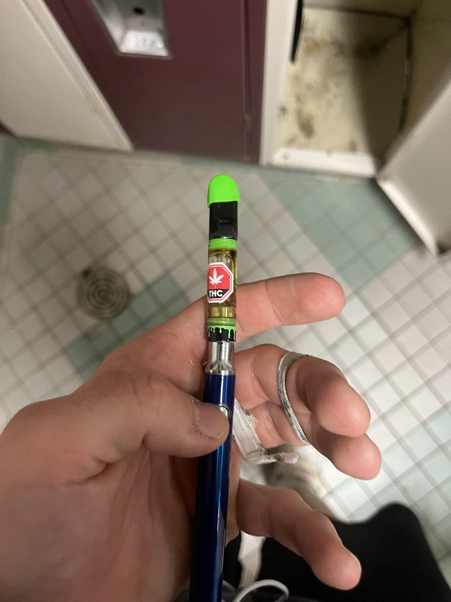 TFleck403's tweet photo. Yesterday Gym YMCA 94%
#JustGreens #StickyGreens
#SmokingintheBoysRoom
#Vans #HalfCab #10k #Weed
#10kAllDay #KickWarmUps
#Dabbing #YMCA #Cannabis #Marijuana #WeedLover #MaryJ #Stoner #PotHead
#Fitness #Gym
#HighGradeMarijuanaSmoke
#FreeMotion #KingPigeon
#LiquidDiamonds https://t.co/UFwPXA8iZ4