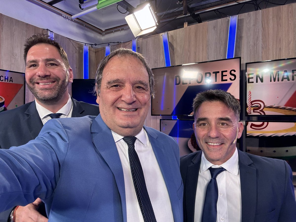Miguelamotta's tweet photo. Gracias por participar con saludos en DEM. 33 primeros añitos de vida!!!Noche fantástica con información y lindas anécdotas tras décadas  de hermosas vivencias,viajes y coberturas @ElDoce Deportes con 33 y Motores con 43 años referentes en TV y hechos con mucha pasión e historia https://t.co/rhHcZa7ONc