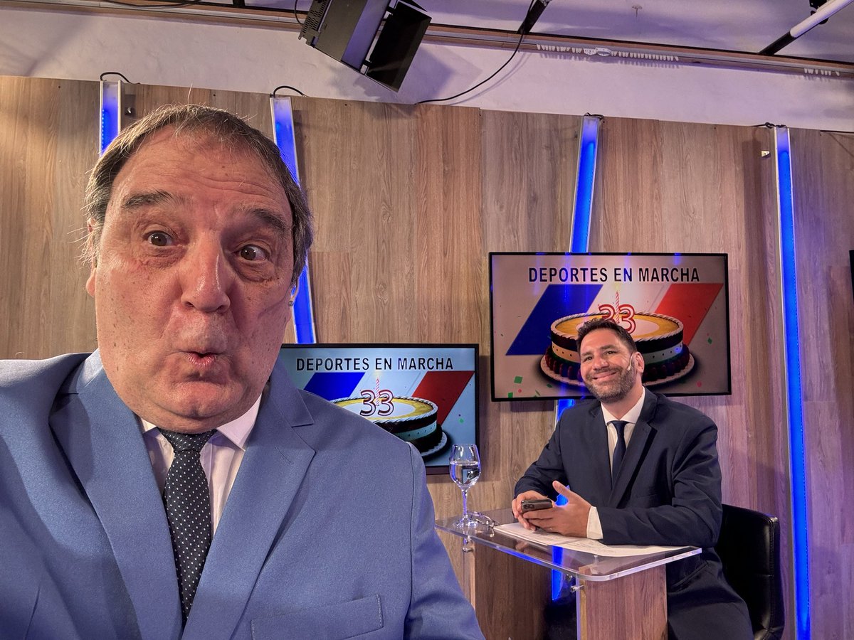 Miguelamotta's tweet photo. Gracias por participar con saludos en DEM. 33 primeros añitos de vida!!!Noche fantástica con información y lindas anécdotas tras décadas  de hermosas vivencias,viajes y coberturas @ElDoce Deportes con 33 y Motores con 43 años referentes en TV y hechos con mucha pasión e historia https://t.co/rhHcZa7ONc
