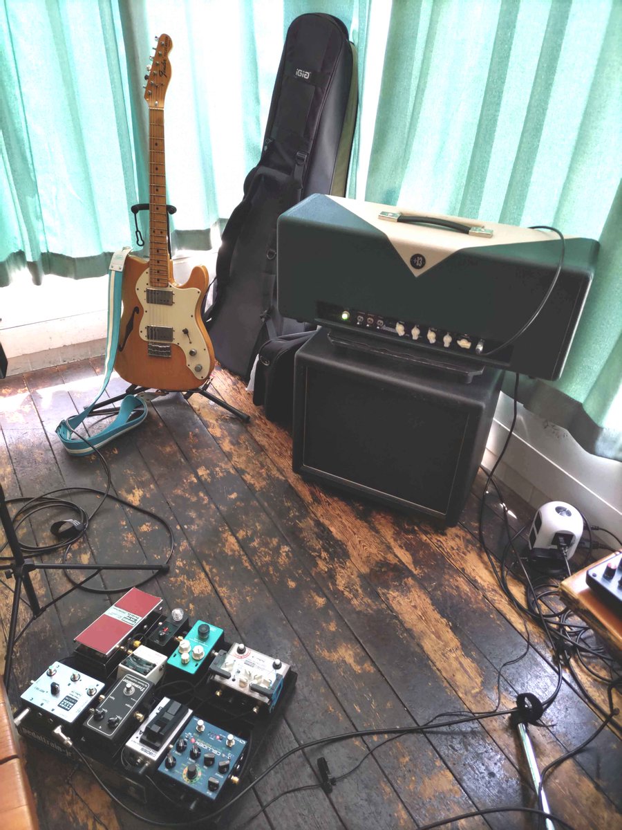 hidehisa_ssk's tweet image. 2ozライブご来場ありがとうございました！やっぱりこのデュオはスペシャルですね。有賀くんの新しい335めっちゃ音よかったし、途中お客さんからお借りしたPRS silver skyもすごいよかったな。料理も美味しくて最高✨また次回ライブ決まり次第告知させて頂きます🎸🥃🎸

#2oz
#2オンス
#佐々木秀尚