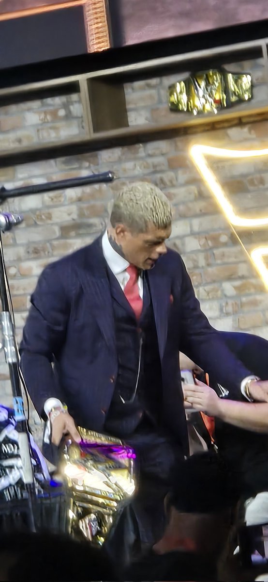 Sisko_DJ's tweet photo. @CodyRhodes great job giving j
Away the title! Fanatic Fest was great, you made the Center Stage!  The only downfall was that you did not have more time. My daughter waiting for you! Great Job and best of luck in your career! https://t.co/3pbxQtH53v