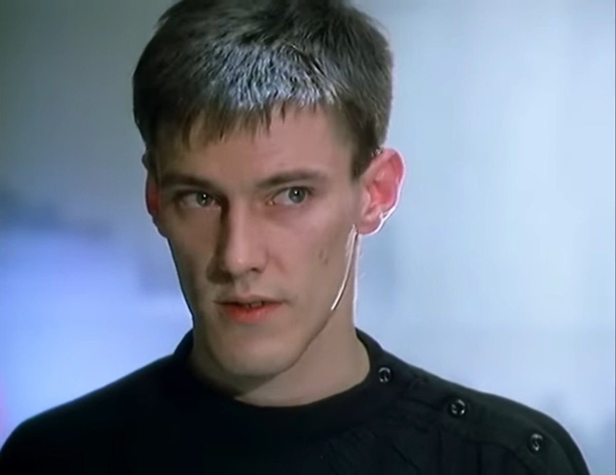 bulbous salutation tweet media