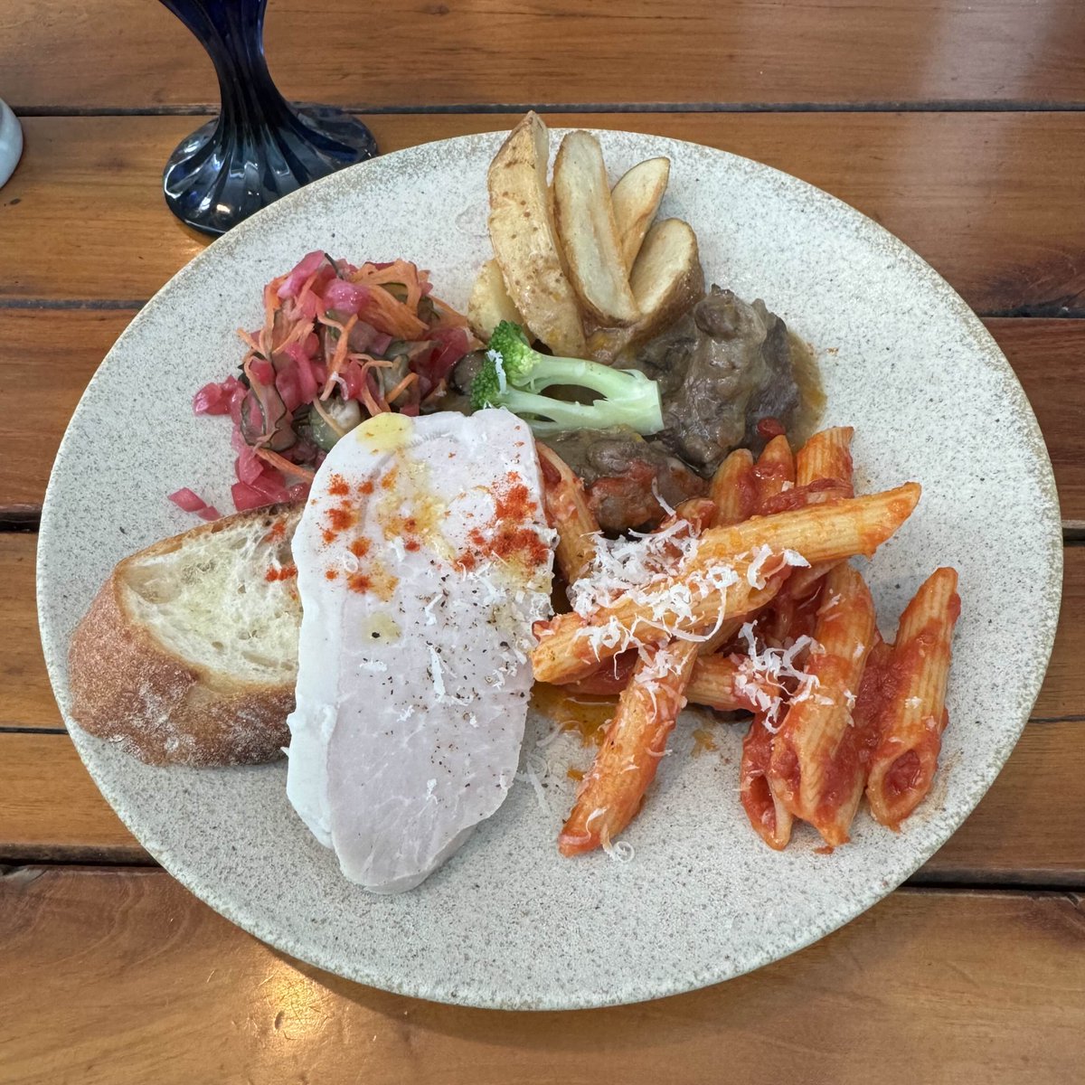 hidehisa_ssk's tweet image. 2ozライブご来場ありがとうございました！やっぱりこのデュオはスペシャルですね。有賀くんの新しい335めっちゃ音よかったし、途中お客さんからお借りしたPRS silver skyもすごいよかったな。料理も美味しくて最高✨また次回ライブ決まり次第告知させて頂きます🎸🥃🎸

#2oz
#2オンス
#佐々木秀尚