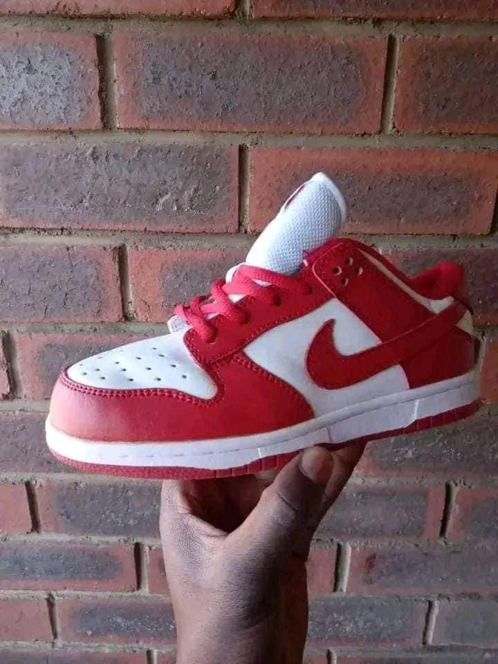 Carolinerathabe's tweet image. Special special 🚨🚨

1 pair R800
2pairs R1300