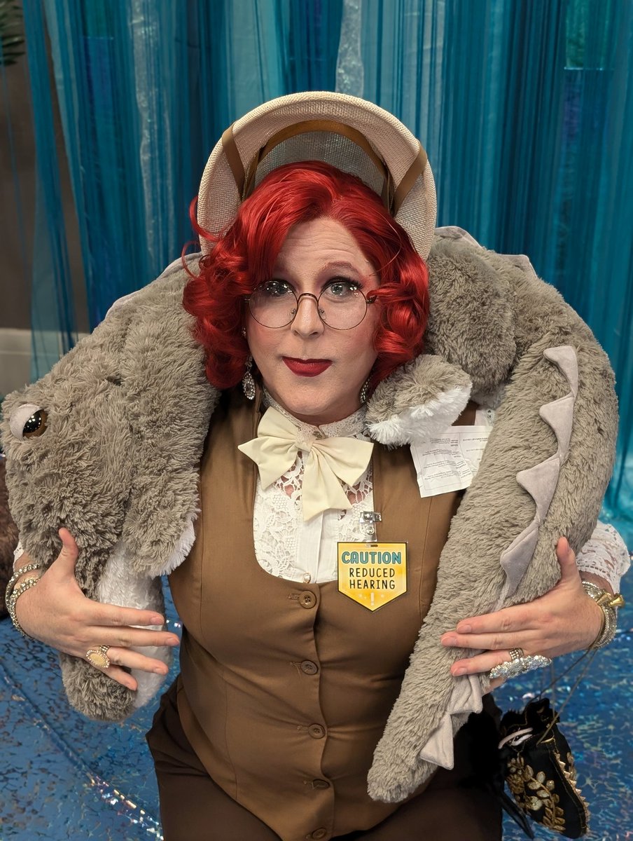 FierceOtterly's tweet photo. (1/2) Ms. Rosa had a lovely time on safari at @FurrySiesta over the weekend... https://t.co/XU6d4XTrtp