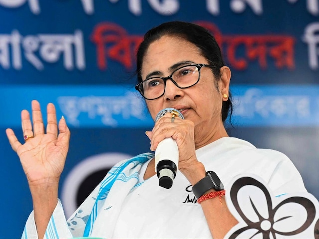 thisisuchit's tweet photo. Rate Mamta Didi for their outstanding performance. 
___/10
#JusticeForMoumita https://t.co/1H3hJ9yeDr