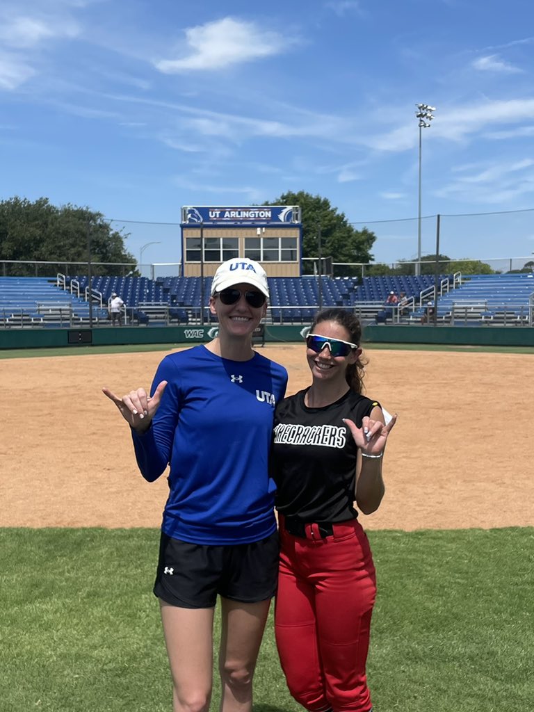 Had a great weekend learning new skills in the outfield.  Thank you <a href="/UTAMavsSB/">UTA Softball</a> for a great camp.  It was so much fun learning from the players and coaches. I’m excited to implement everything I learn from this experience. <a href="/hunter_bunch10/">Hunter Bunch</a>  <a href="/Kara_Dill/">Kara Dill</a>