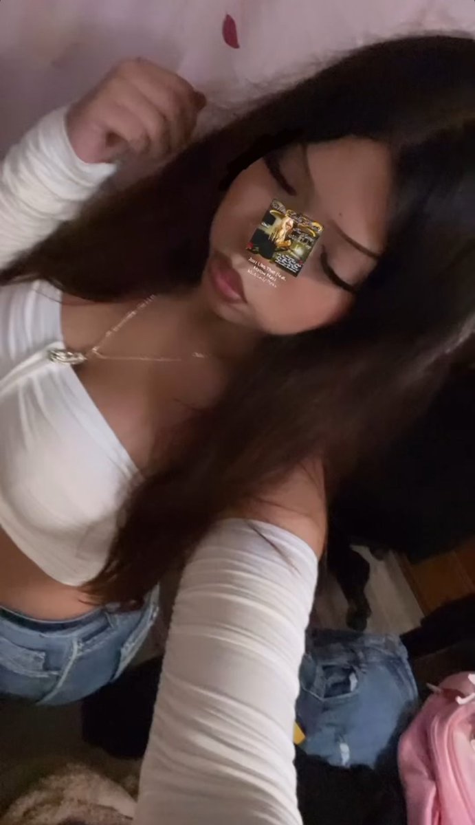 alexis4033's tweet photo. Dm to buy my content 
RT🎀
#nsfwtwt #latina #horny https://t.co/ZCUDh6Anbw