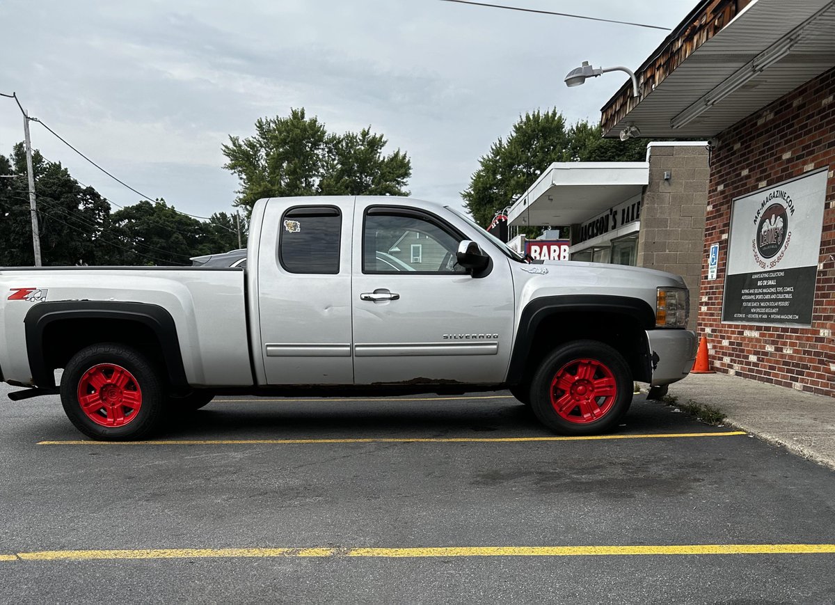 VanbaseUK tweet media