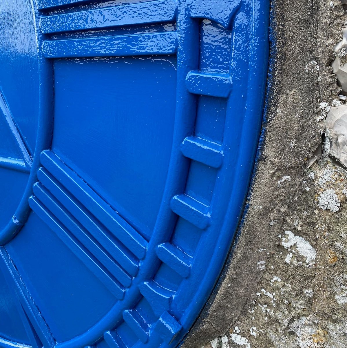A restoration of the dials with the addition of new steel fixings, combined with stripping and cleaning the dial works and bevel sets of the clock at Gussage All Saints Church in Wimborne, Dorset.⁠
⁠
#dialrestoration #goldleaf #dorsetclock #restoration