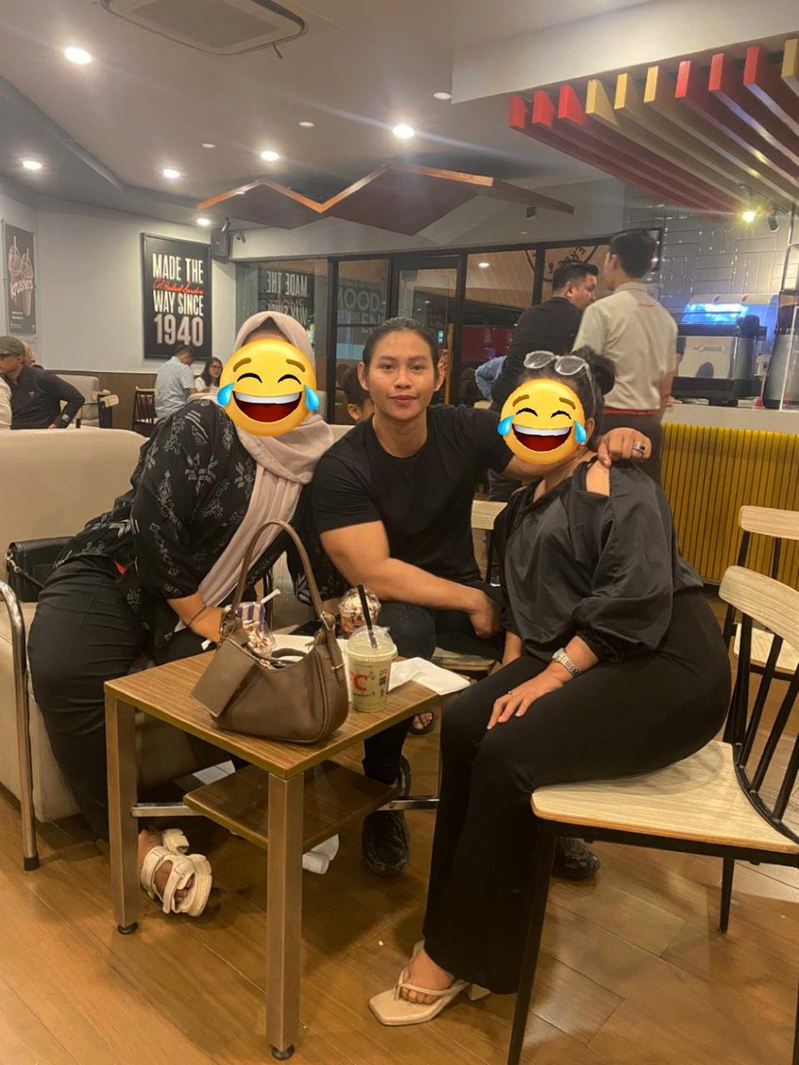 ujung2570's tweet photo. Malam.minggu 💪💪😍😘🤗 https://t.co/ckz29wGk0s