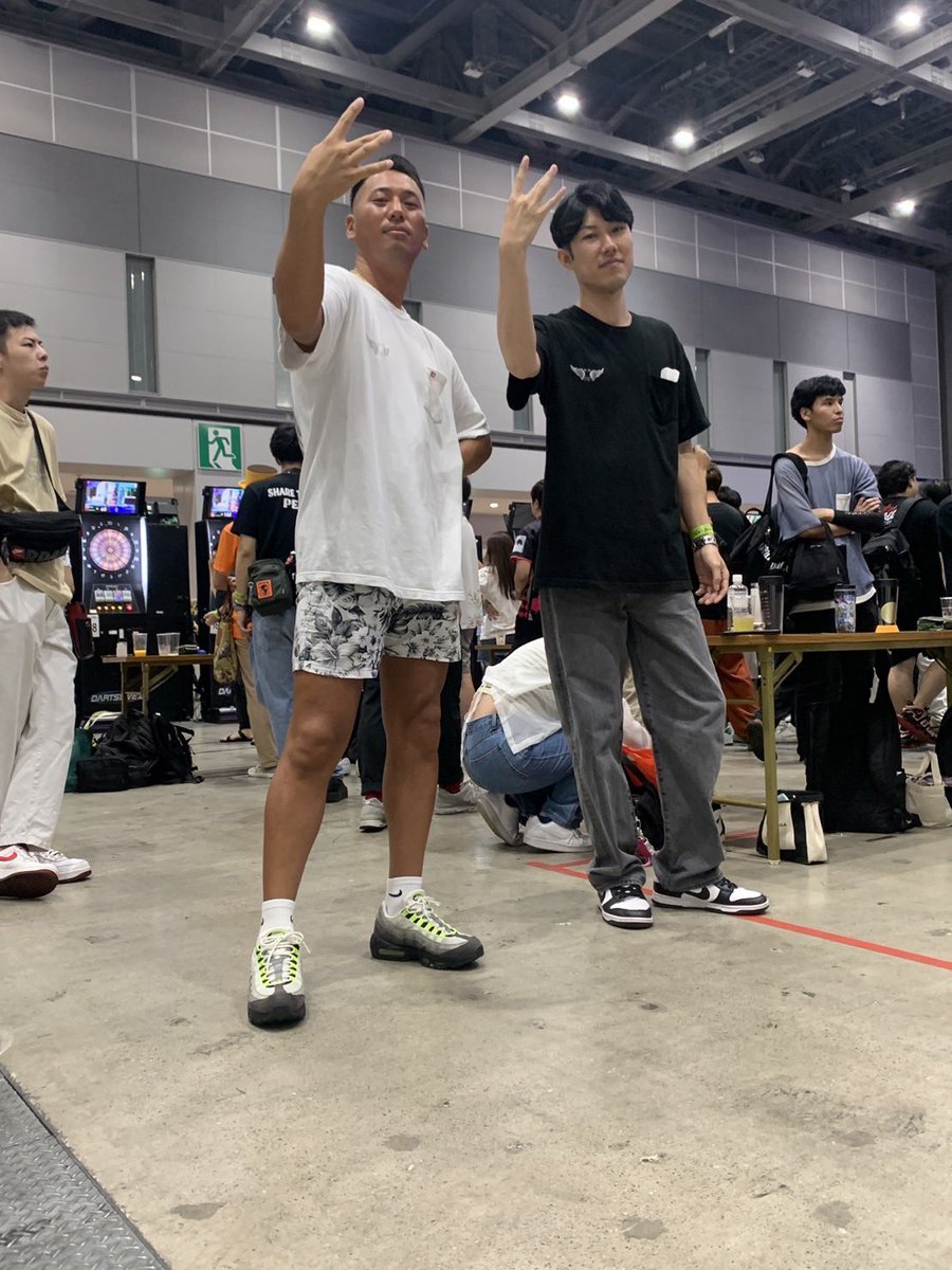 hty0463's tweet photo. ダーツ祭り楽しかった🌚

自分の練習不足過ぎて、悔いしか残らないダーツしかできなかったけど😭

これからちゃんとダーツ練習する！ https://t.co/LxfRcoJfe0