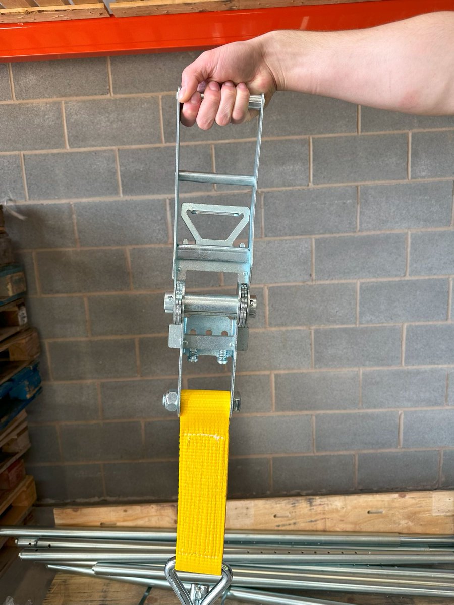 ukratchetstrap's tweet image. 10,000kg Ratchet Strap with Claw Hooks - 10 Metres for just £36.99 (ex VAT).

Buy online here: ukratchetstraps.com/products/10-00… 

#loadrestraint #secureloads