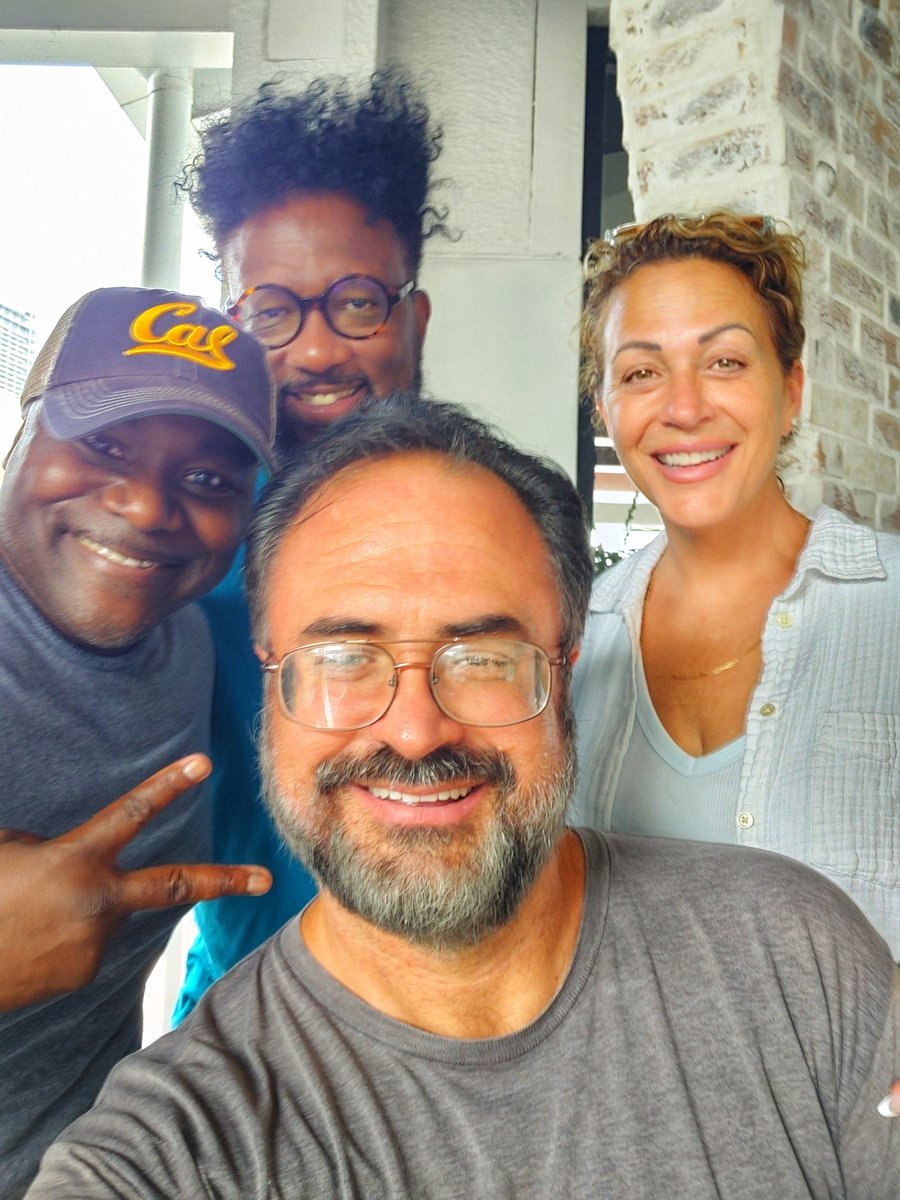 In Miami with comedian Chris Strait and ran into Billy D. Washington and Jill Kimmel Comedy. We had lunch at the only restaurant with a club DJ and dancers😂 #baconbitch #miami #comedians #twerking