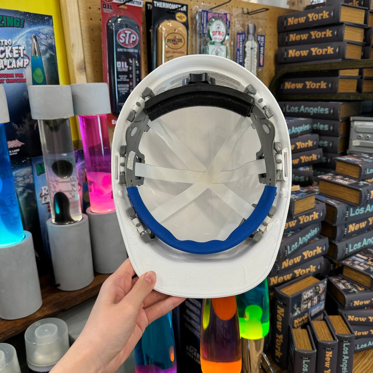 transit_artwork's tweet photo. ロケット打ち上げの際にNASA職員が実際に被るヘルメット！
https://t.co/WWIz4Yeee8 https://t.co/8mpOGNGUtb