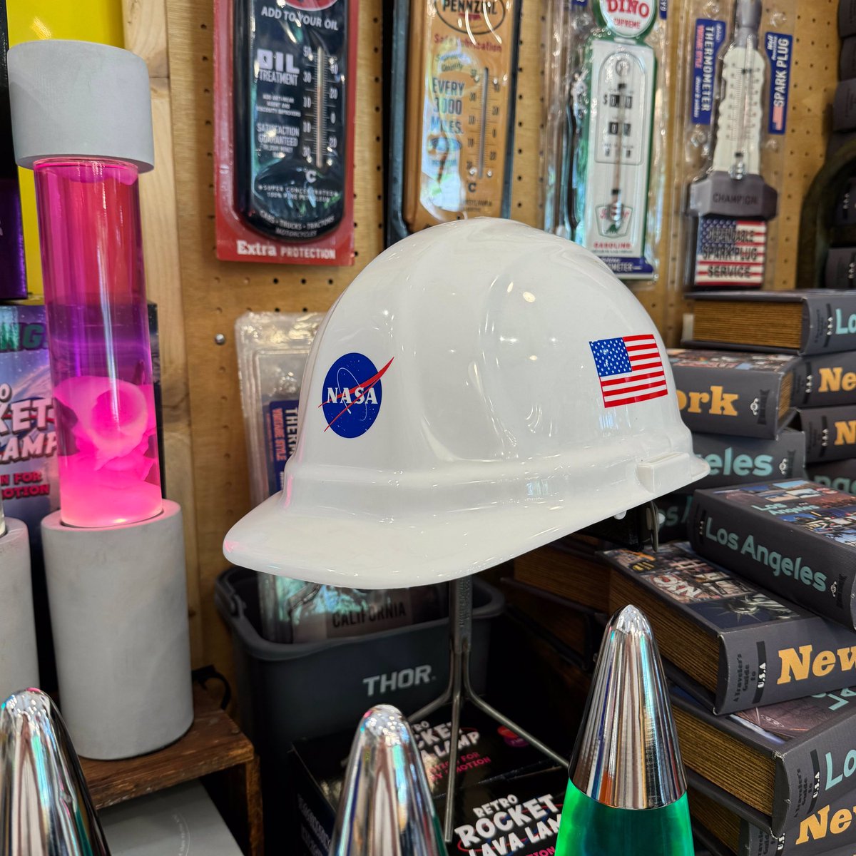 transit_artwork's tweet photo. ロケット打ち上げの際にNASA職員が実際に被るヘルメット！
https://t.co/WWIz4Yeee8 https://t.co/8mpOGNGUtb
