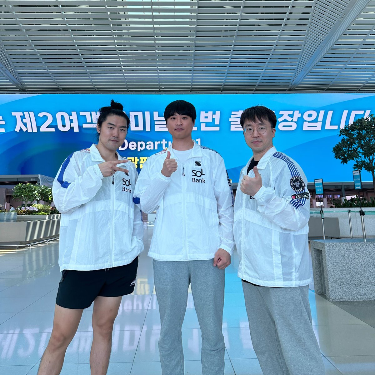 DRX_CHALLENGE's tweet image. DRX TEKKEN Team on board to 🇸🇦 for #EWC2024!

DRX 철권팀의 EWC 여정에 많은 응원 부탁드립니다!

#DRX #DRXWIN #EnjoyChallenge #TEKKEN8 #FGC