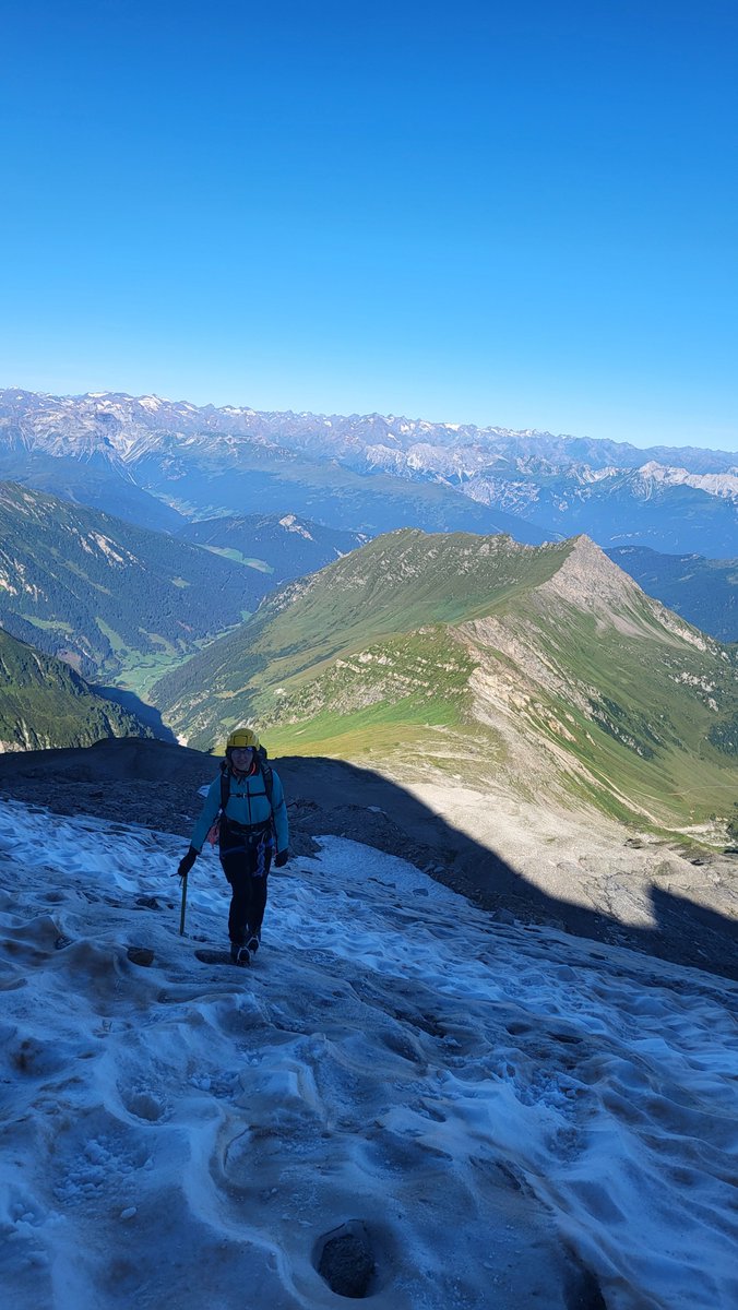 mountain_nico's tweet photo. Der Olperer - schöner 3000er in Tirol. Die Überschreitung ist ein Spaß 😍
#wanderlust #mountain #austria https://t.co/HHULE1dLYn