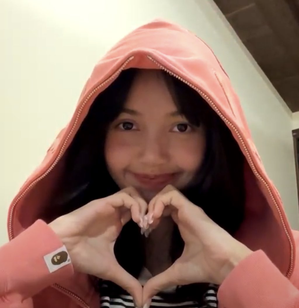 blackpinkbabo's tweet photo. Lisa said she has lots of things prepared and told everyone to look forward to it and thanked us for all the love and support… love you baby 🥹💛 https://t.co/68D3387rR5