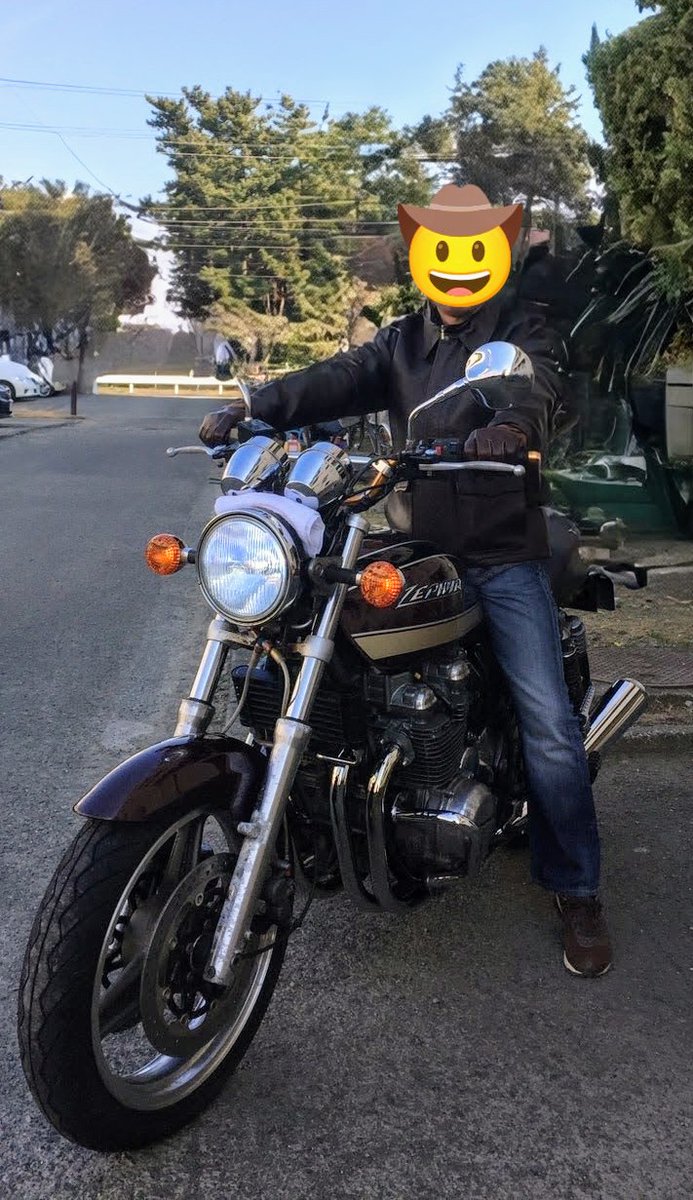 kanagawa_ankyo's tweet photo. 今日は『バ(8)イ(1)ク(9)の日』🏍️1989年、政府が交通事故撲滅を目的に制定したんだって😀バイクは転倒すると大怪我しちゃうから気をつけてほしいかな🌺
神奈はバイク乗ったことないけど『インナーマッスル先輩』は昔からずっとライダー（仮面じゃないかな🌺）🏍️「カワサキ750」カッコイイでしょ😉 https://t.co/WGtc7ke5R9