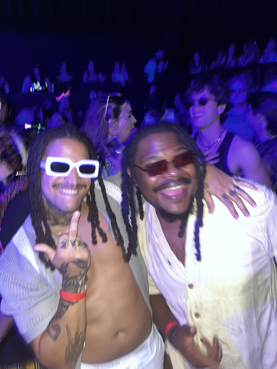 cudisnephew's tweet photo. Twin 🤞🏾 https://t.co/xwhkg2H0VM