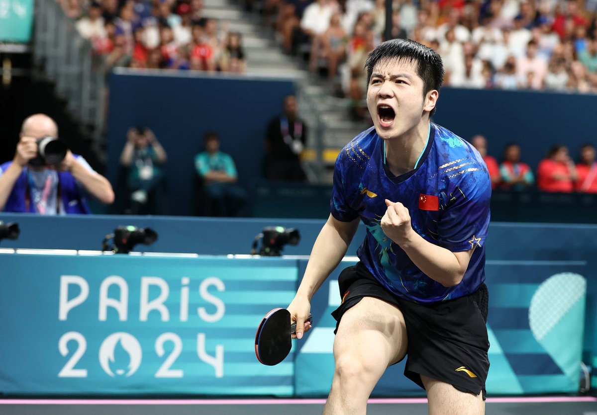 CGTNSportsScene's tweet photo. 🏓Fan Zhendong on 4-3 win over Tomokazu Harimoto at #Paris2024:

💬"Having participated in two Olympics, it's the most stressful match."

"Opponents may be bold but we always aim to win. This courage to succeed is the backbone of Chinese #tabletennis success🇨🇳"

#樊振東 #張本智和 https://t.co/ePtt0SRya6