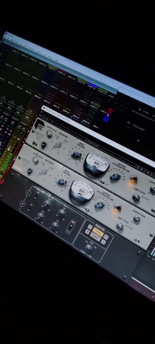iamicom23's tweet photo. @WavesAudioLtd @AvidProTools @reasonstudios @WeAreFocusrite 
Show me yours, i show you mine☕ https://t.co/0vpooX3PVP