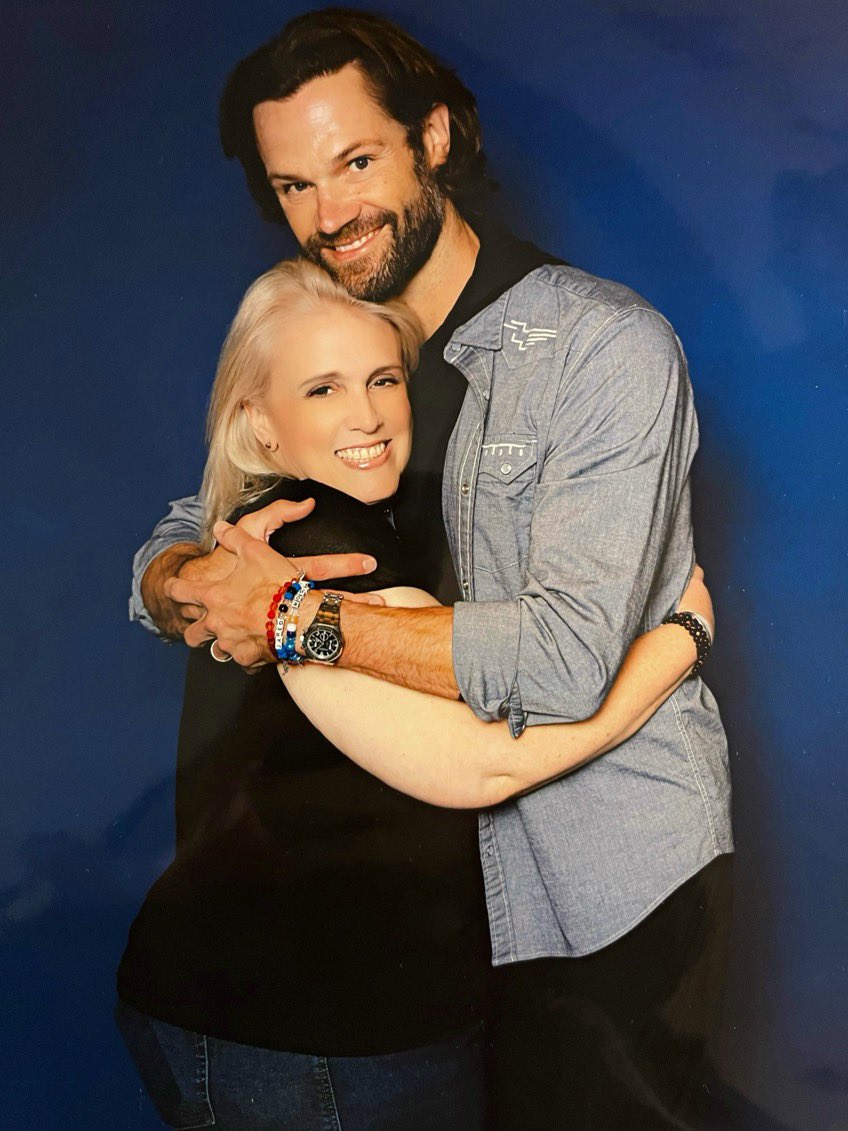 Samantha Kay - J2 love β€οΈπ (@j2samantha) on Twitter photo There is nothing in the whole world quite like a hug from this beautiful man β€οΈβ€οΈ
#SPNAustin #SPNAUS #JaredPadalecki There is nothing in the whole world quite like a hug from this beautiful man β€οΈβ€οΈ
#SPNAustin #SPNAUS #JaredPadalecki