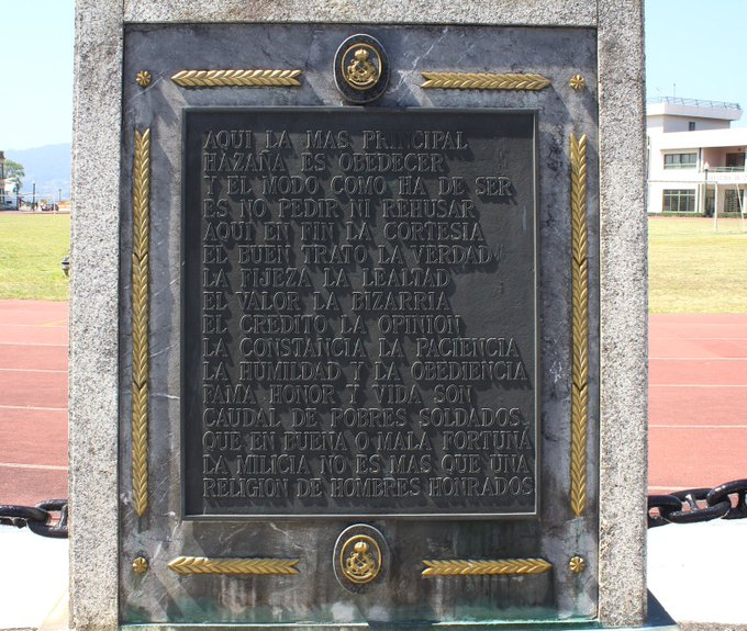 Armada_esp's tweet photo. #BuenosDías
Hoy cruzarán por primera vez la puerta de Carlos I en la #EscuelaNavalMilitar los alumnos de nuevo ingreso, quienes se grabarán en la memoria los versos de #PedroCalderónDeLaBarca: [...] la milicia no es más que una religión de hombres honrados”

#SomosLaArmada ⚓️ 🇪🇸 https://t.co/6AnDQddPBF